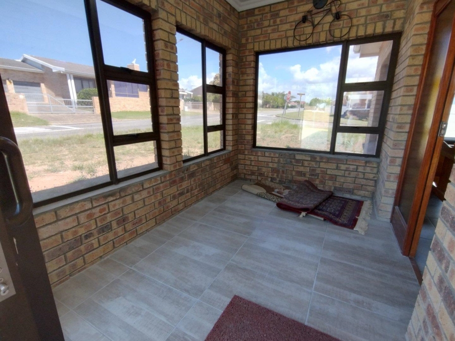 3 Bedroom Property for Sale in Wavecrest Eastern Cape